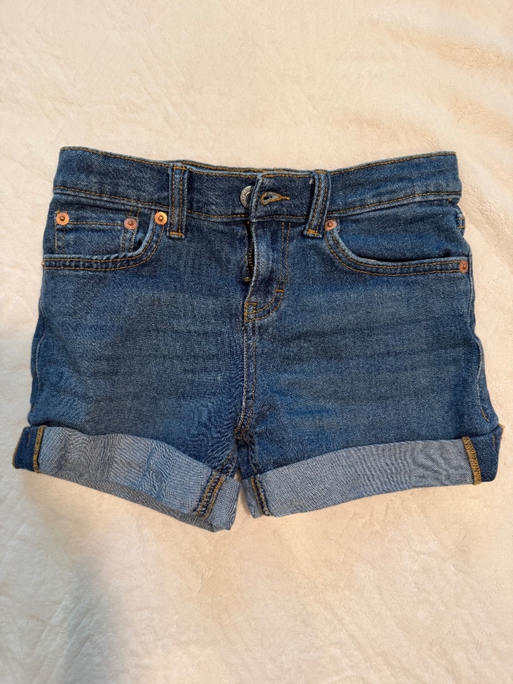 Levi's Girlfriend Short Size: 8